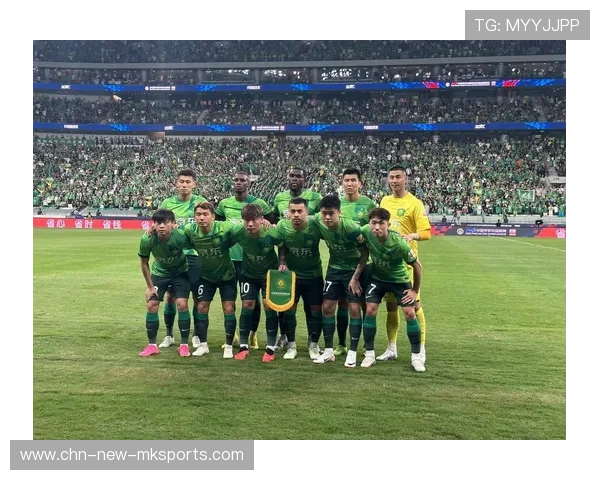 上海申花二次倒三角传递精准，让对方门前险象环生